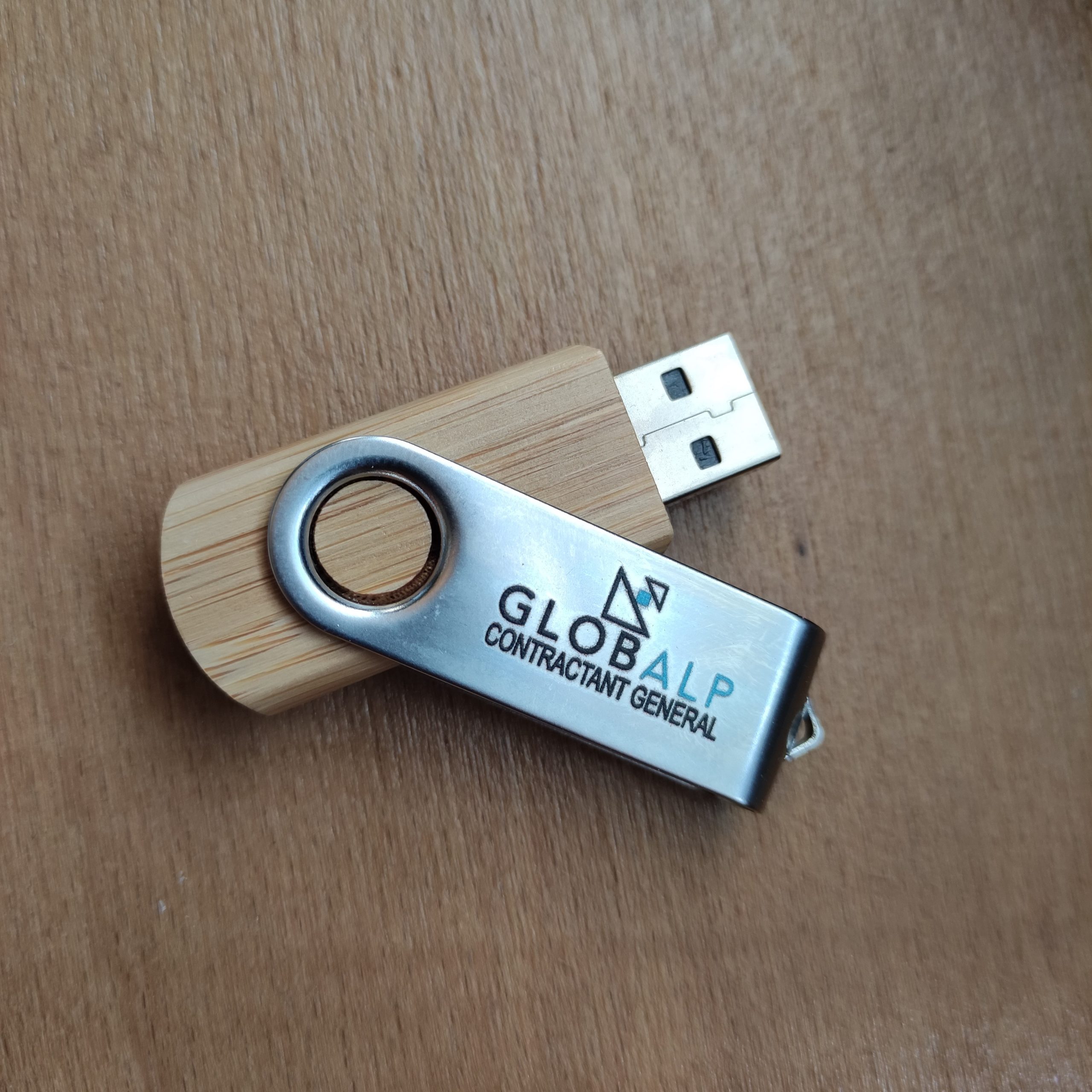 clé USB en bois